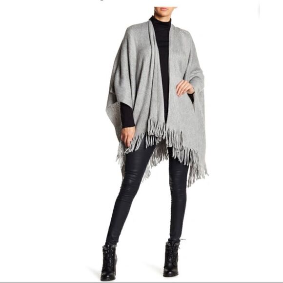 Vince Camuto Feels Like Home Ruana In Heather Grey - Picture 1 of 10
